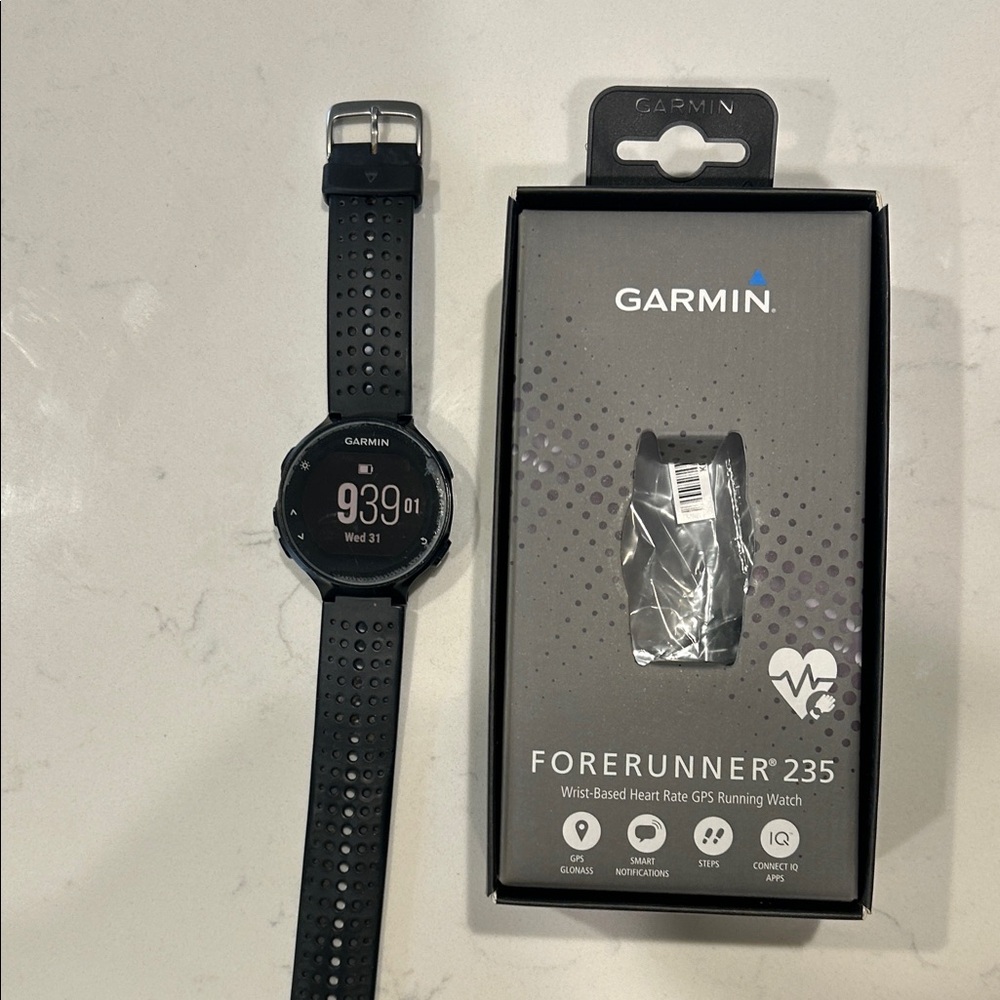 Garmin Forerunner 235 Black GPS Smartwatch